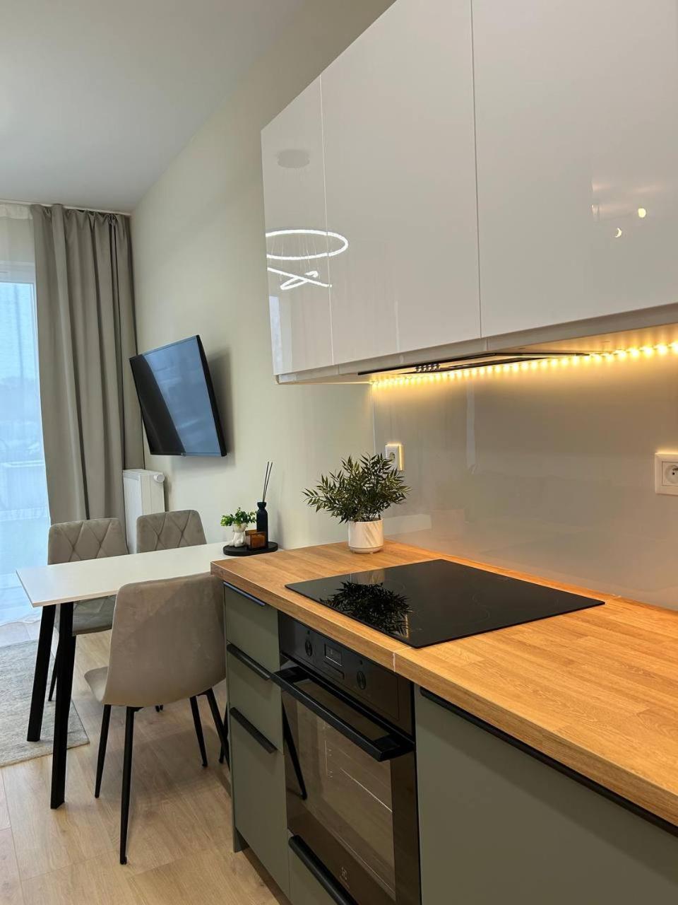 Warsaw Airport Apartment מראה חיצוני תמונה