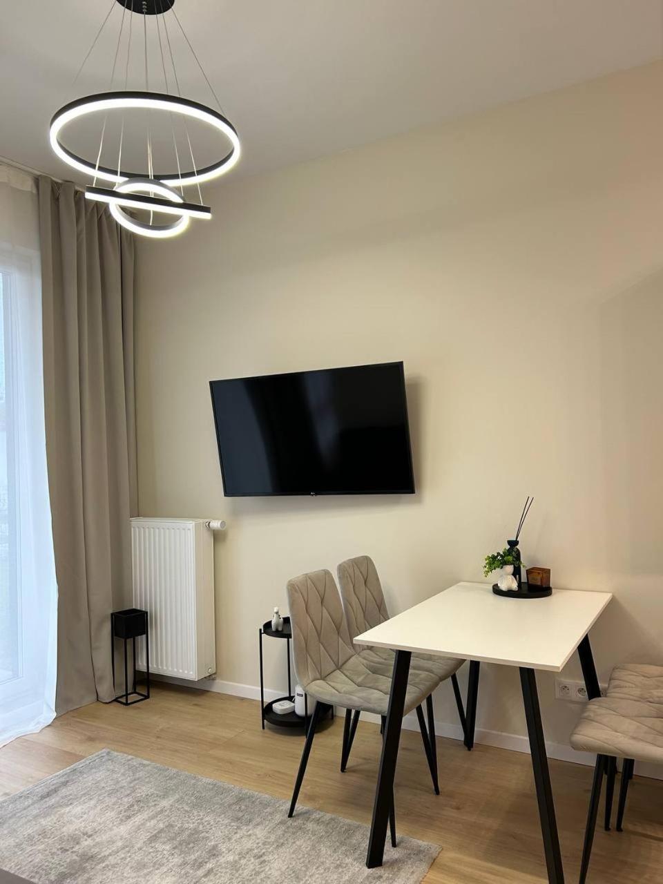 Warsaw Airport Apartment מראה חיצוני תמונה